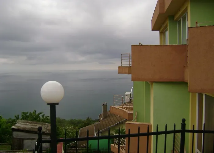 Sunshine Apartment *